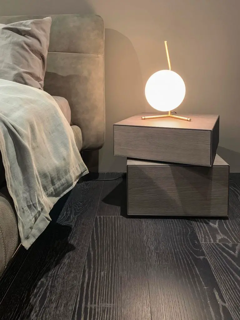 Modern Minimalist Bedroom Lighting By Francesca Tosolini [unsplash]