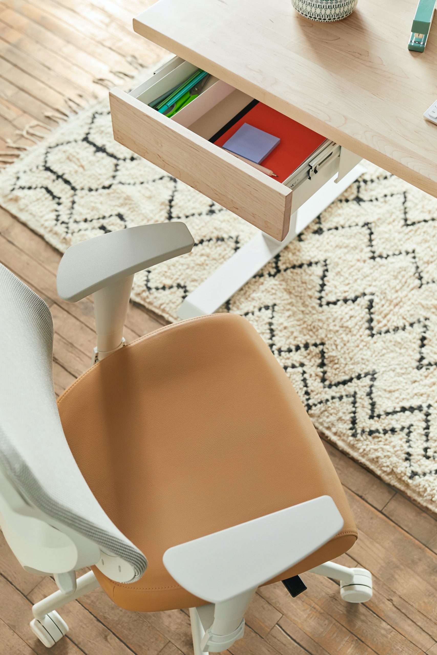 The Best Chairs for Pregnant Women to Avoid Back Pain and Sciatica